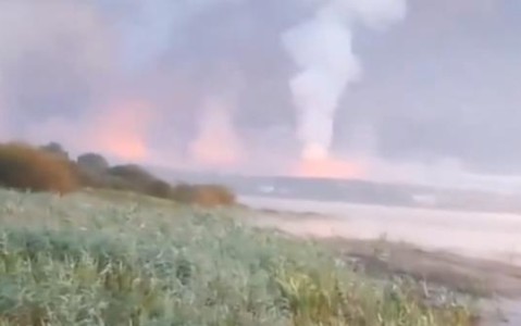 乌克兰无人机袭击在俄罗斯特维尔地区引发大火